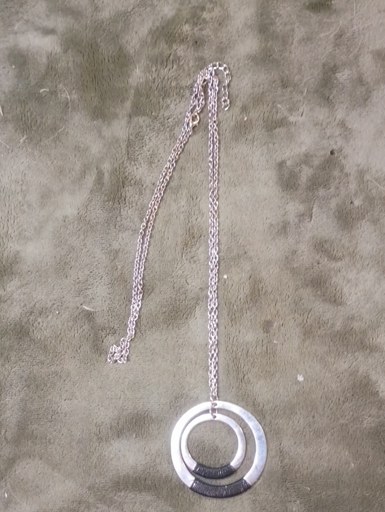 Source Unknown Jewelry - Silver tone Double Ring Pendant Necklace - Women Jewelry